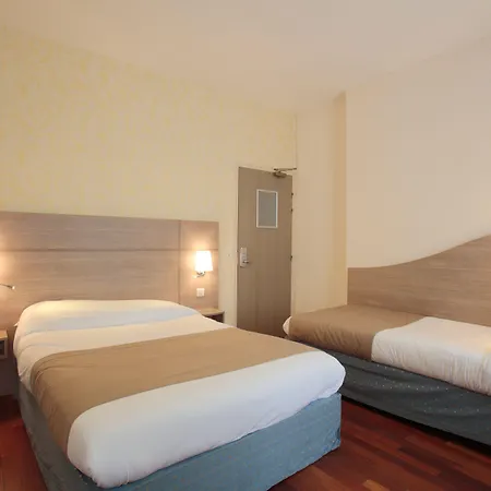 Отель Grand Du Loiret Париж